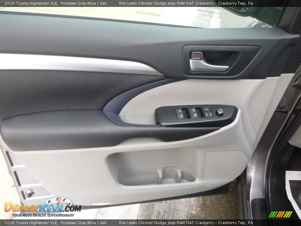 2016 Toyota Highlander XLE Predawn Gray Mica / Ash Photo #14
