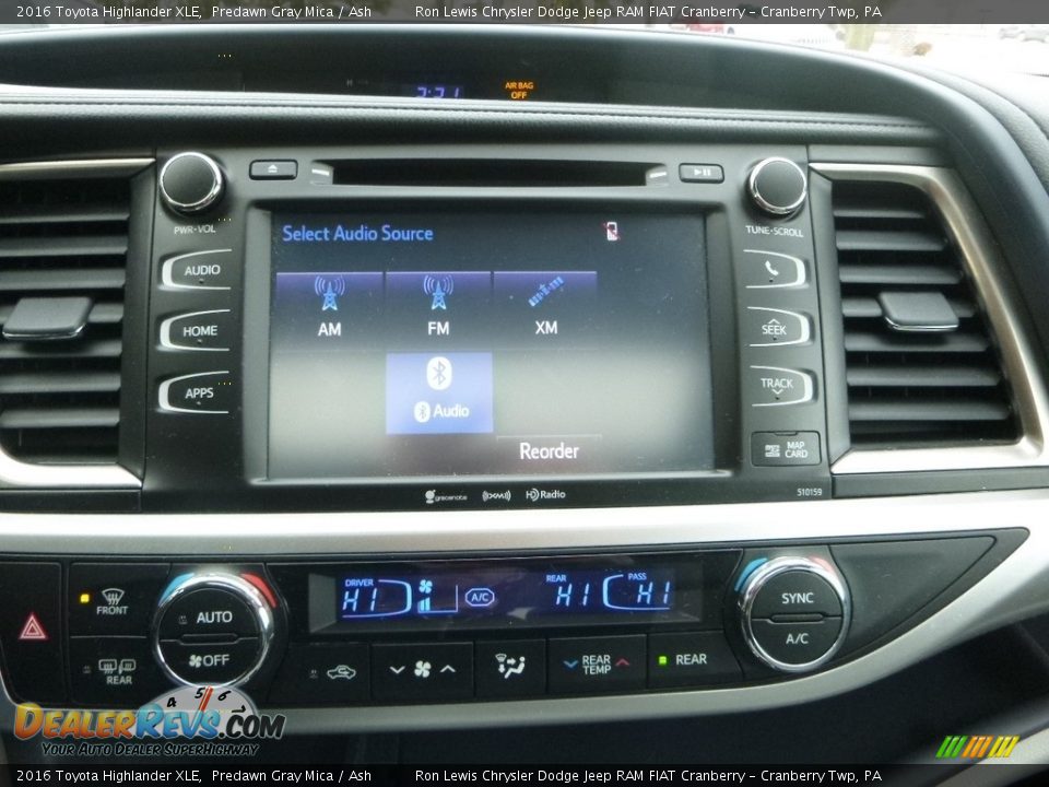 2016 Toyota Highlander XLE Predawn Gray Mica / Ash Photo #18