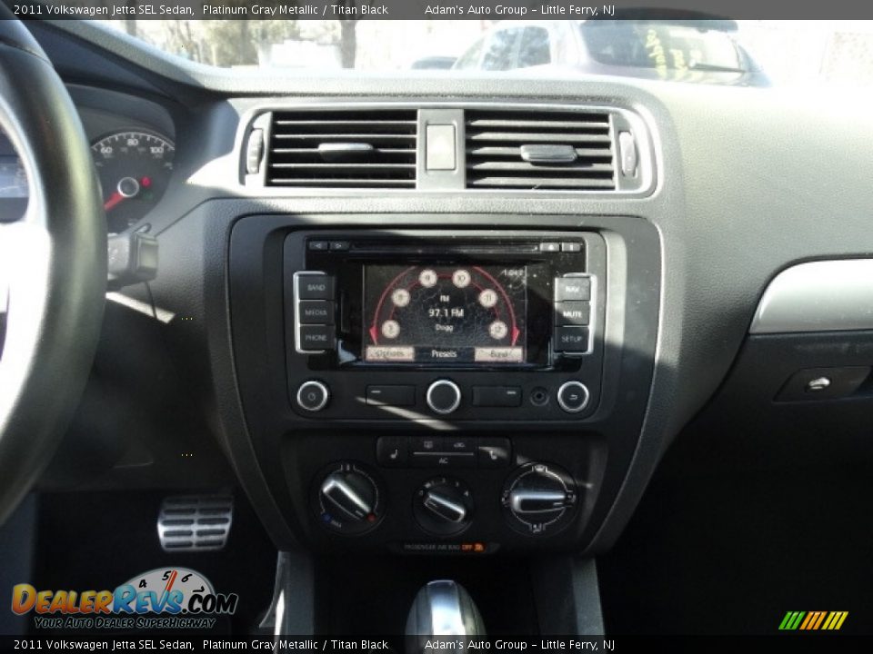 2011 Volkswagen Jetta SEL Sedan Platinum Gray Metallic / Titan Black Photo #24