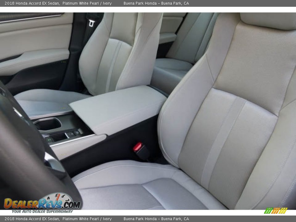 2018 Honda Accord EX Sedan Platinum White Pearl / Ivory Photo #19