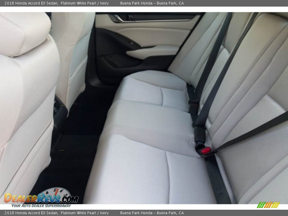 2018 Honda Accord EX Sedan Platinum White Pearl / Ivory Photo #20