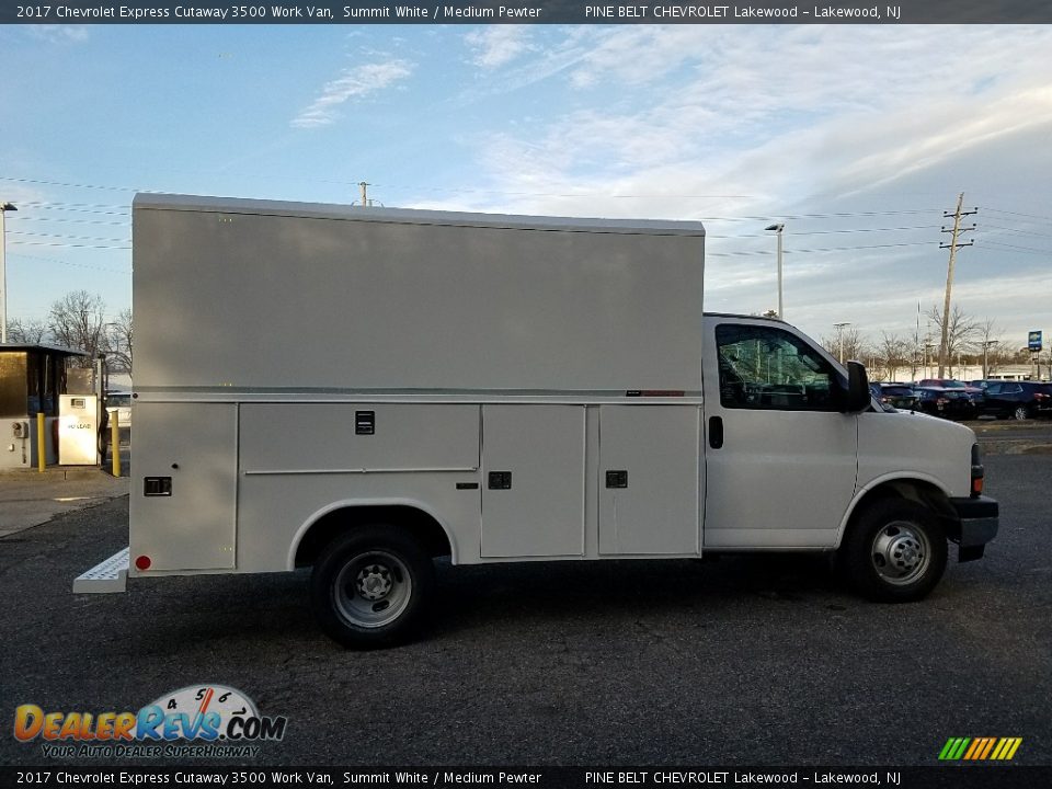 2017 Chevrolet Express Cutaway 3500 Work Van Summit White / Medium Pewter Photo #6