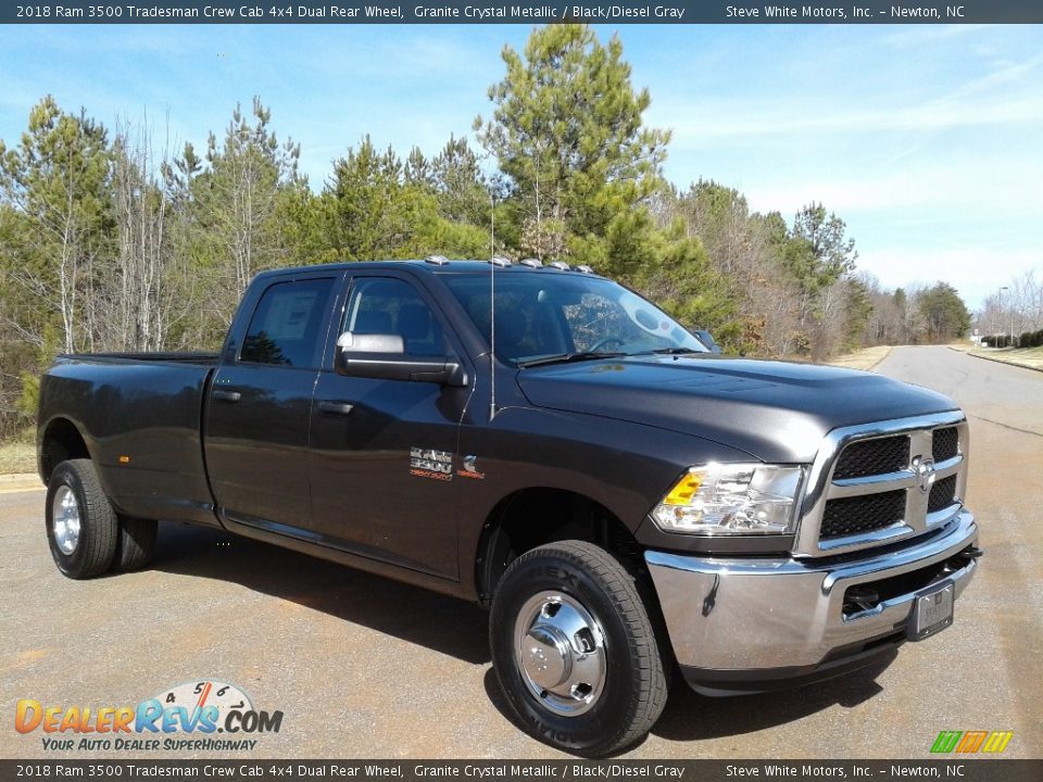 2018 Ram 3500 Tradesman Crew Cab 4x4 Dual Rear Wheel Granite Crystal Metallic / Black/Diesel Gray Photo #4