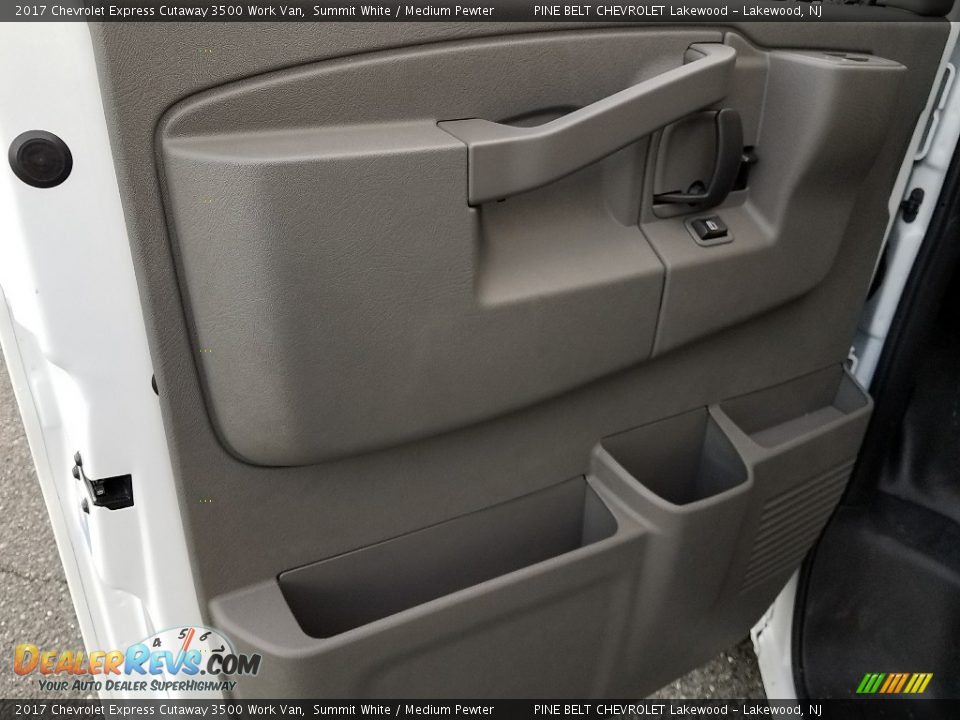2017 Chevrolet Express Cutaway 3500 Work Van Summit White / Medium Pewter Photo #7