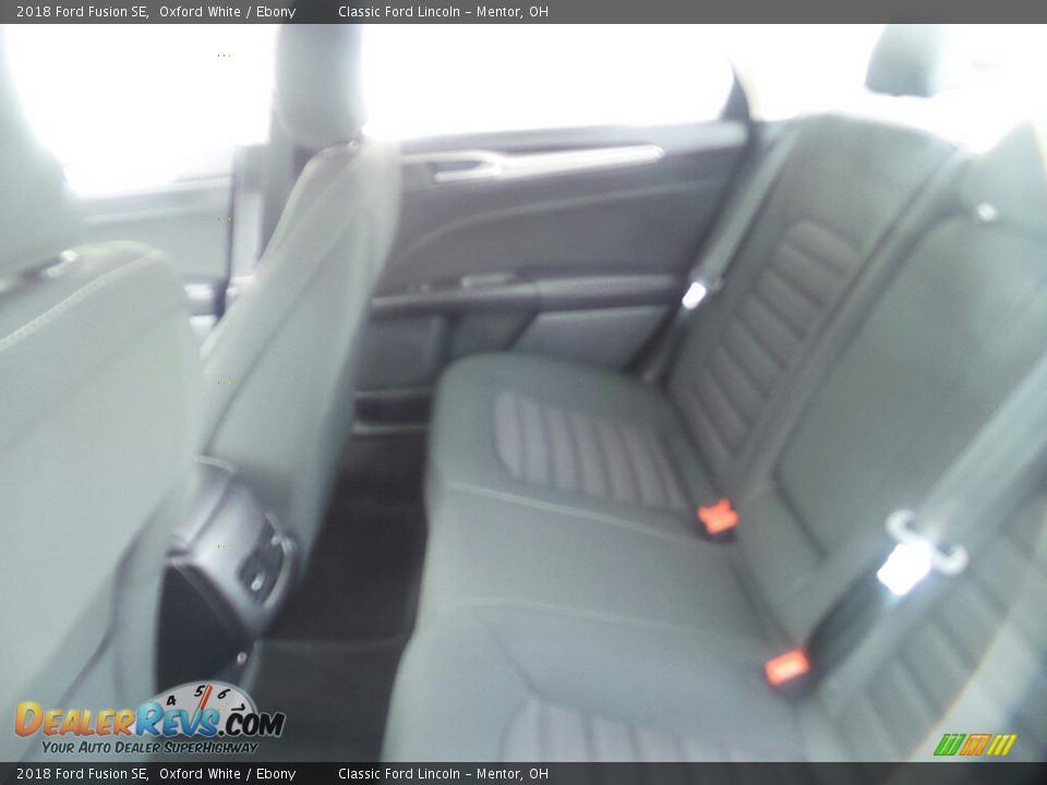 2018 Ford Fusion SE Oxford White / Ebony Photo #5