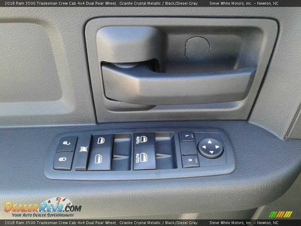 2018 Ram 3500 Tradesman Crew Cab 4x4 Dual Rear Wheel Granite Crystal Metallic / Black/Diesel Gray Photo #9