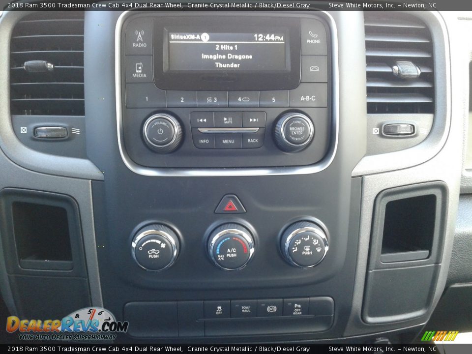 2018 Ram 3500 Tradesman Crew Cab 4x4 Dual Rear Wheel Granite Crystal Metallic / Black/Diesel Gray Photo #18