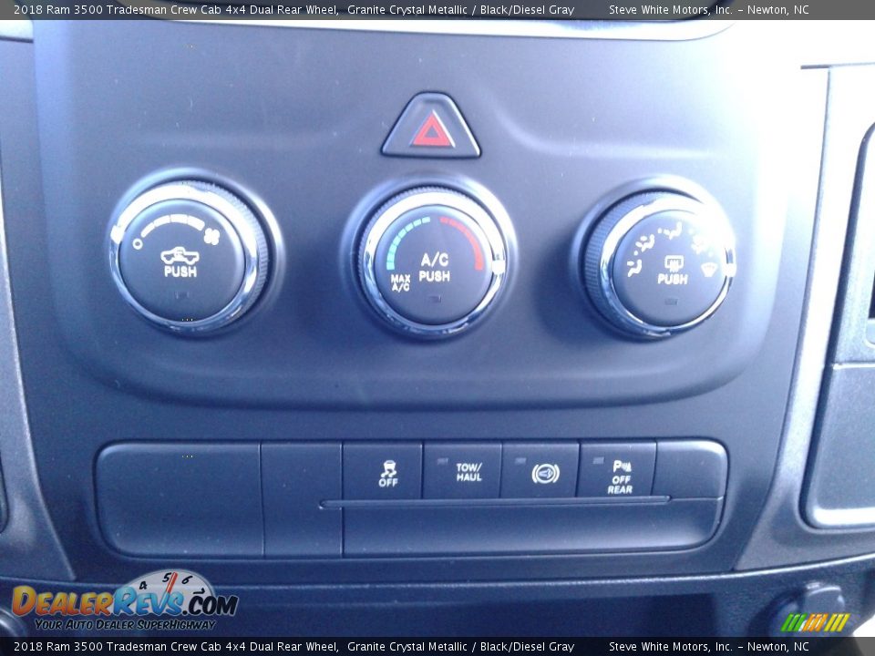 2018 Ram 3500 Tradesman Crew Cab 4x4 Dual Rear Wheel Granite Crystal Metallic / Black/Diesel Gray Photo #20