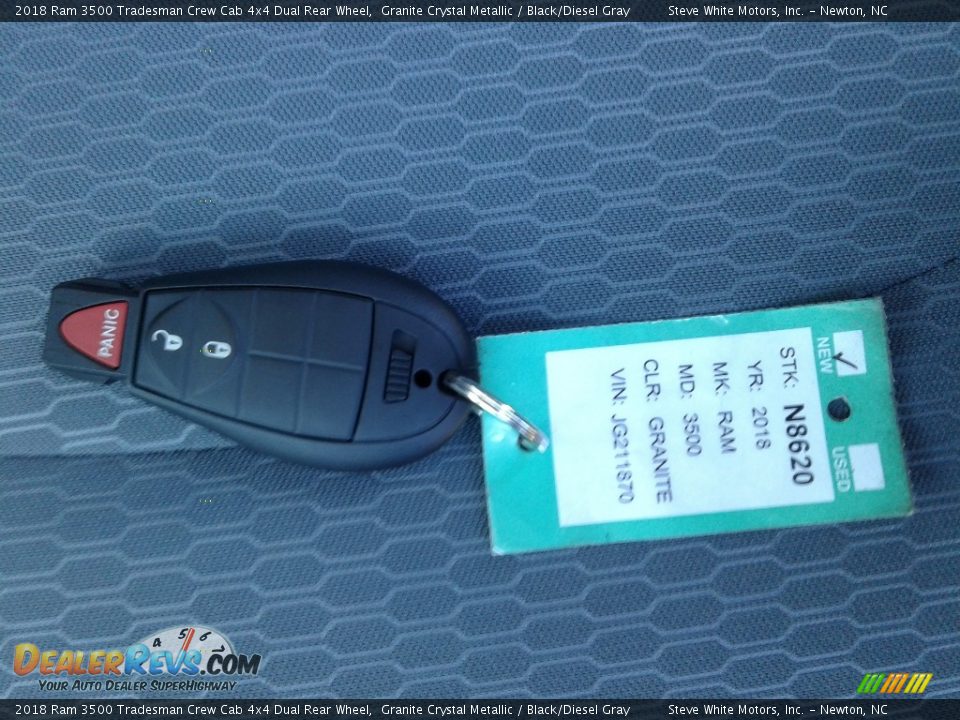 2018 Ram 3500 Tradesman Crew Cab 4x4 Dual Rear Wheel Granite Crystal Metallic / Black/Diesel Gray Photo #25