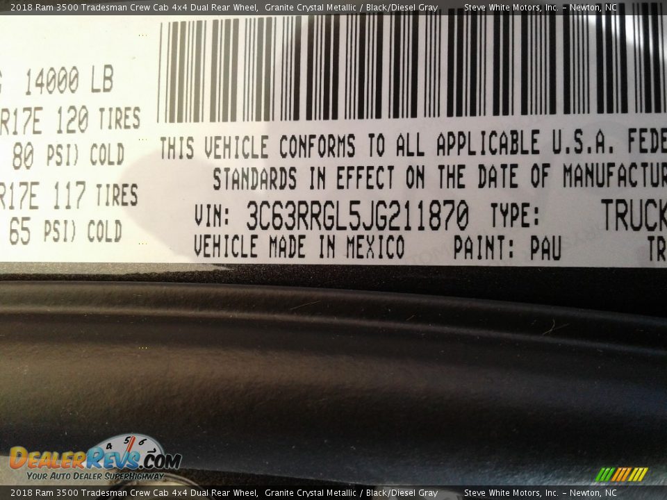 2018 Ram 3500 Tradesman Crew Cab 4x4 Dual Rear Wheel Granite Crystal Metallic / Black/Diesel Gray Photo #28