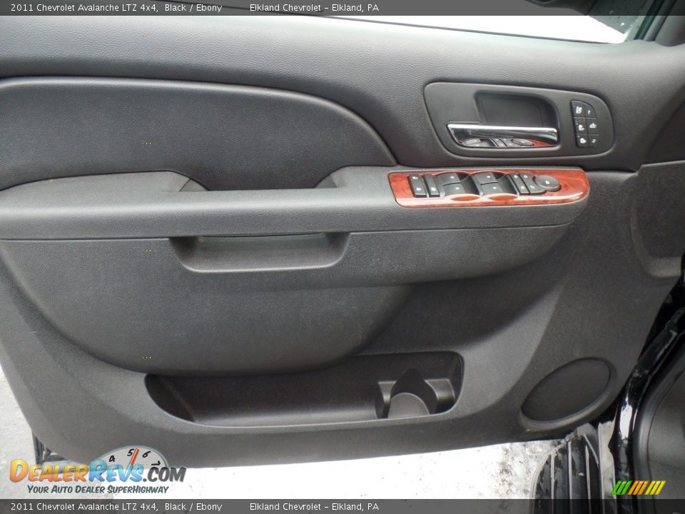 2011 Chevrolet Avalanche LTZ 4x4 Black / Ebony Photo #12