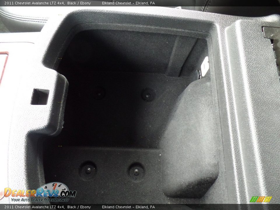 2011 Chevrolet Avalanche LTZ 4x4 Black / Ebony Photo #32