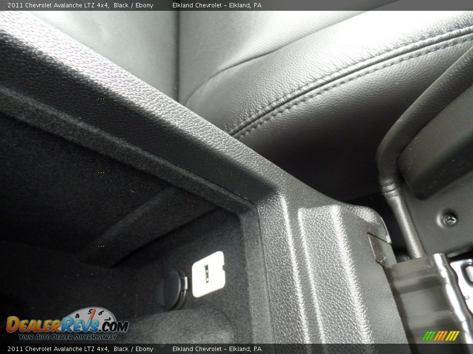2011 Chevrolet Avalanche LTZ 4x4 Black / Ebony Photo #33