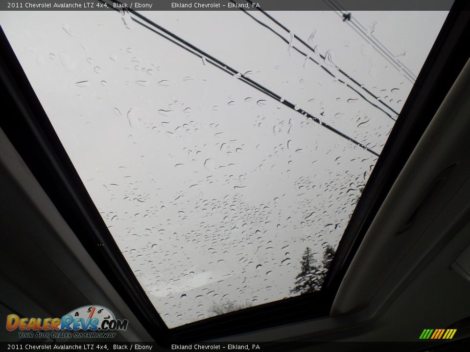 2011 Chevrolet Avalanche LTZ 4x4 Black / Ebony Photo #34