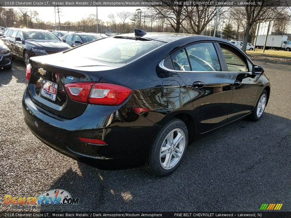 2018 Chevrolet Cruze LT Mosaic Black Metallic / Dark Atmosphere/Medium Atmosphere Photo #5