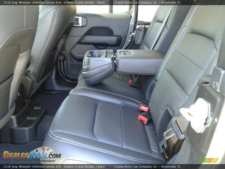 2018 Jeep Wrangler Unlimited Sahara 4x4 Granite Crystal Metallic / Black Photo #10