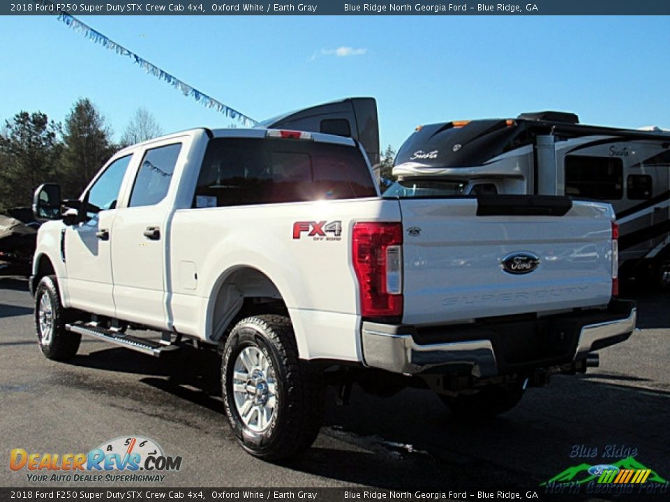 2018 Ford F250 Super Duty STX Crew Cab 4x4 Oxford White / Earth Gray Photo #3