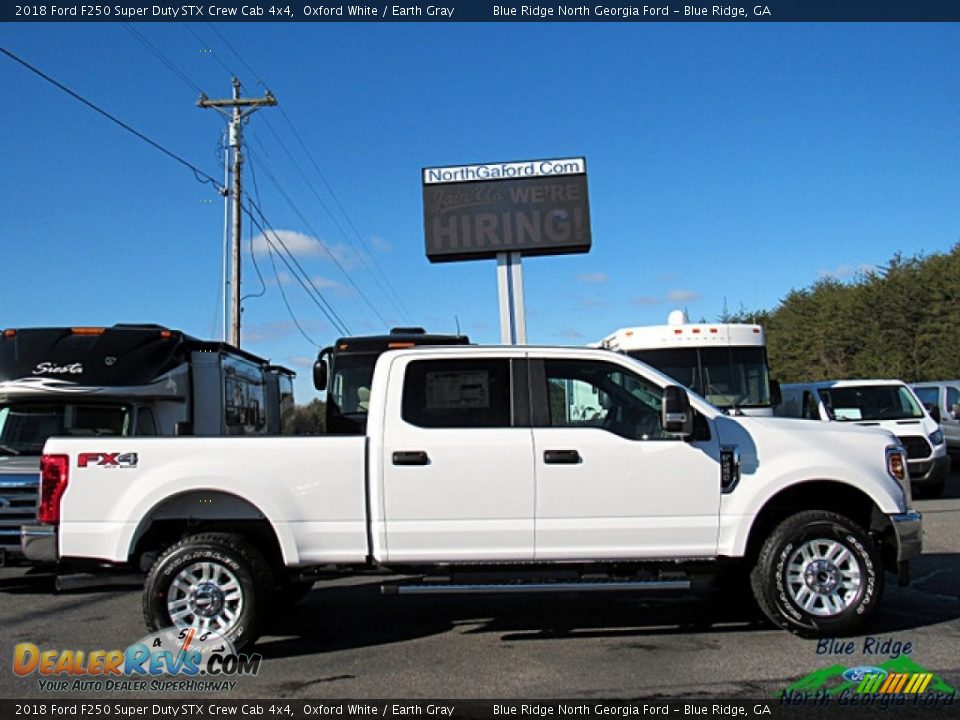 2018 Ford F250 Super Duty STX Crew Cab 4x4 Oxford White / Earth Gray Photo #6