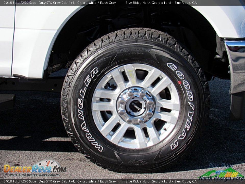 2018 Ford F250 Super Duty STX Crew Cab 4x4 Oxford White / Earth Gray Photo #9