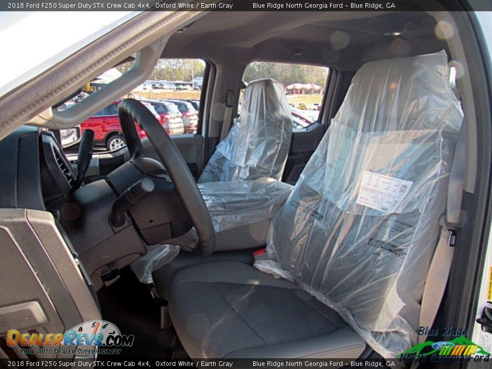 2018 Ford F250 Super Duty STX Crew Cab 4x4 Oxford White / Earth Gray Photo #10