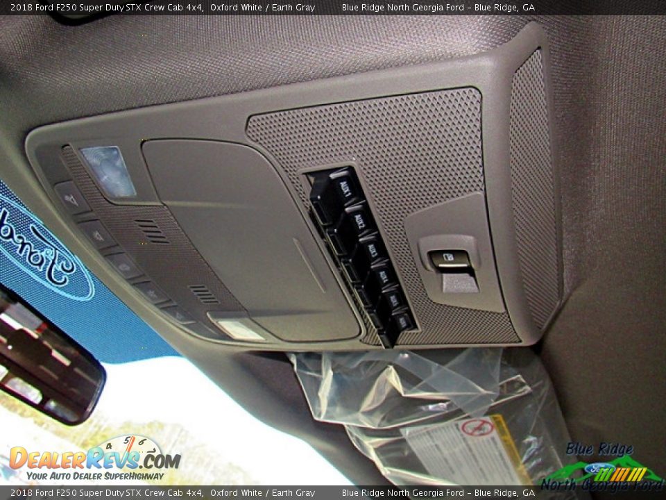 2018 Ford F250 Super Duty STX Crew Cab 4x4 Oxford White / Earth Gray Photo #25