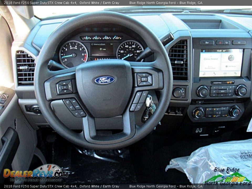 2018 Ford F250 Super Duty STX Crew Cab 4x4 Oxford White / Earth Gray Photo #28
