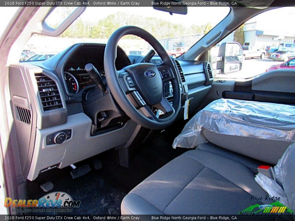 2018 Ford F250 Super Duty STX Crew Cab 4x4 Oxford White / Earth Gray Photo #32