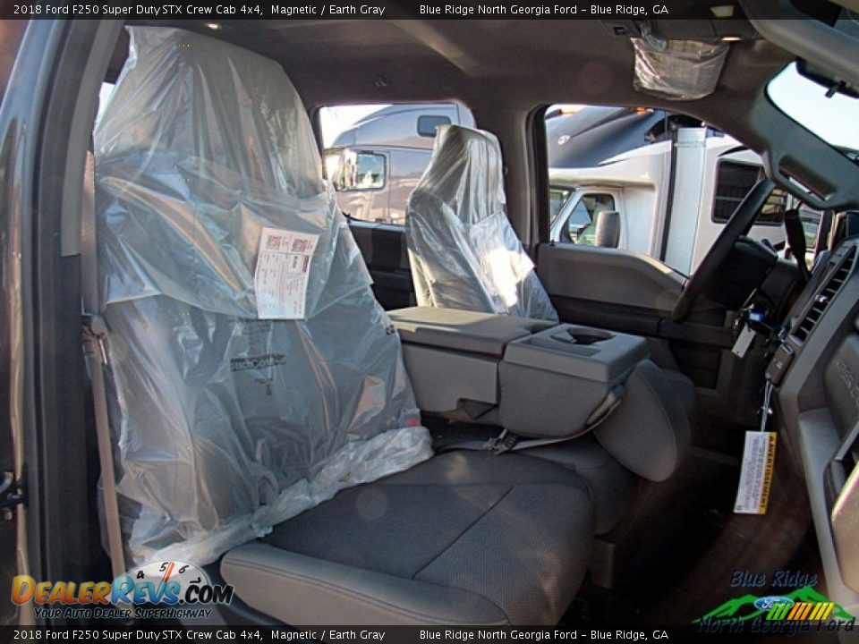 2018 Ford F250 Super Duty STX Crew Cab 4x4 Magnetic / Earth Gray Photo #11