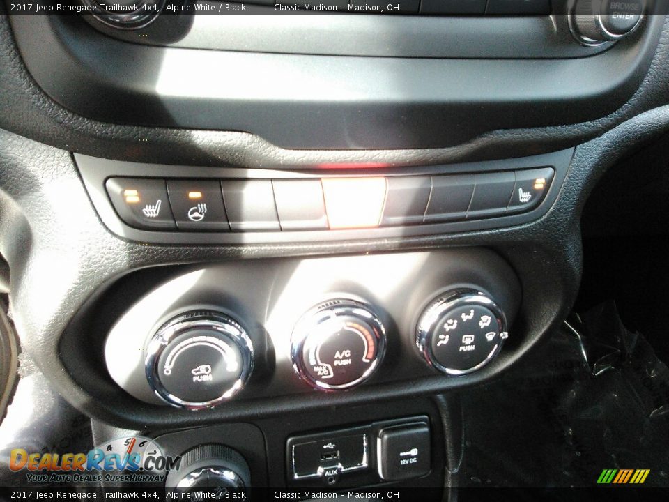 2017 Jeep Renegade Trailhawk 4x4 Alpine White / Black Photo #11