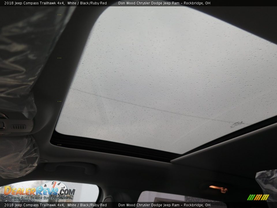 2018 Jeep Compass Trailhawk 4x4 White / Black/Ruby Red Photo #4