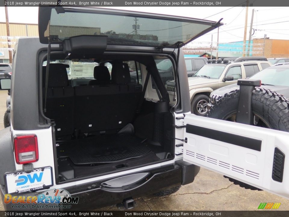 2018 Jeep Wrangler Unlimited Sport 4x4 Bright White / Black Photo #20
