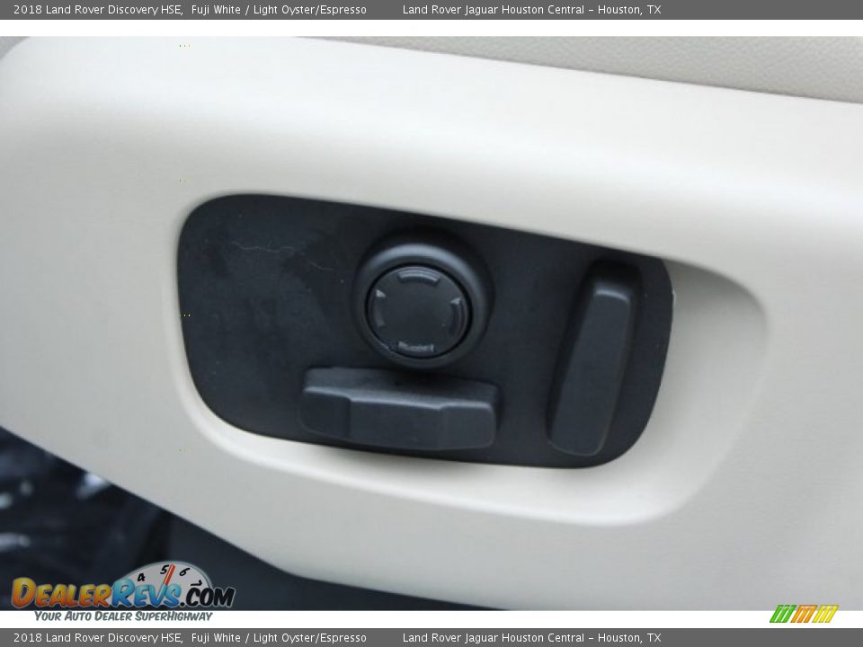 2018 Land Rover Discovery HSE Fuji White / Light Oyster/Espresso Photo #16