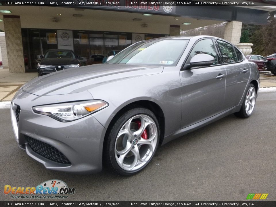 Front 3/4 View of 2018 Alfa Romeo Giulia Ti AWD Photo #2