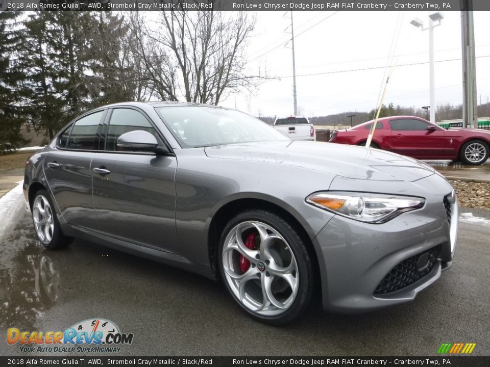 2018 Alfa Romeo Giulia Ti AWD Stromboli Gray Metallic / Black/Red Photo #11