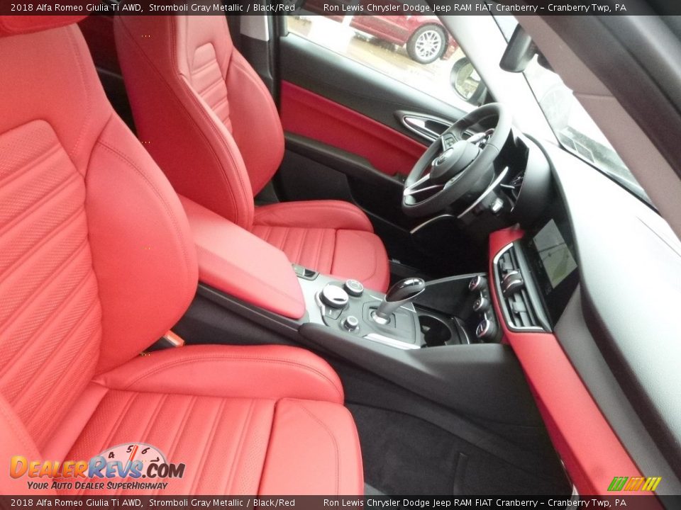 2018 Alfa Romeo Giulia Ti AWD Stromboli Gray Metallic / Black/Red Photo #14