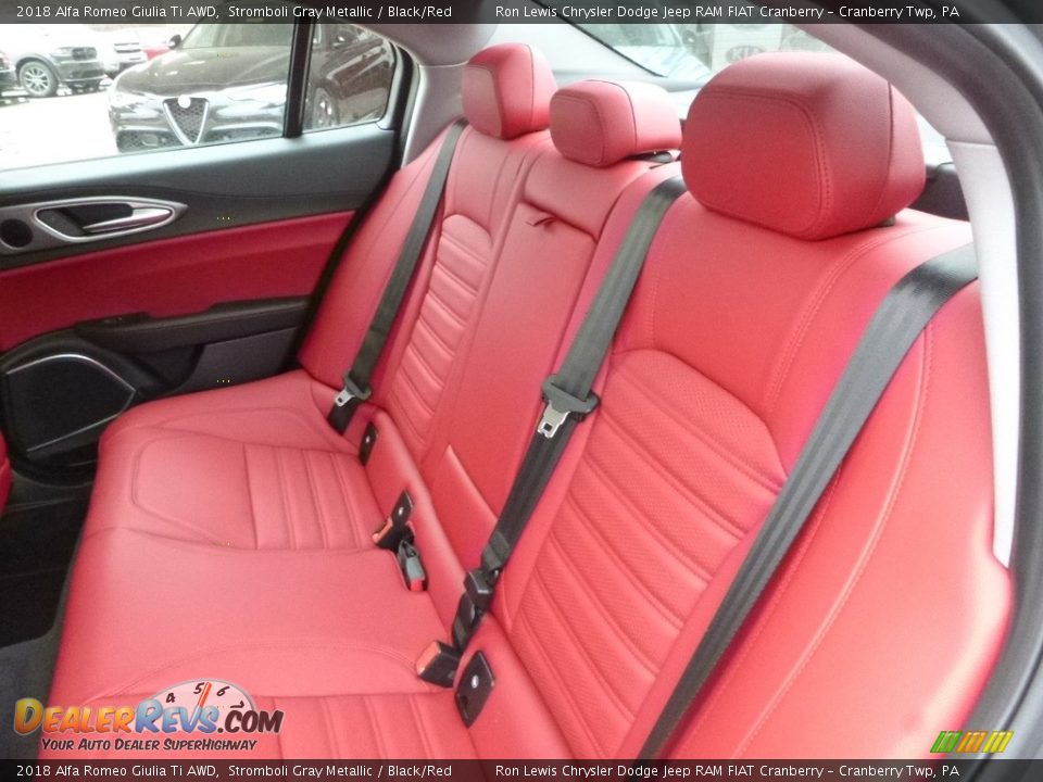 2018 Alfa Romeo Giulia Ti AWD Stromboli Gray Metallic / Black/Red Photo #16