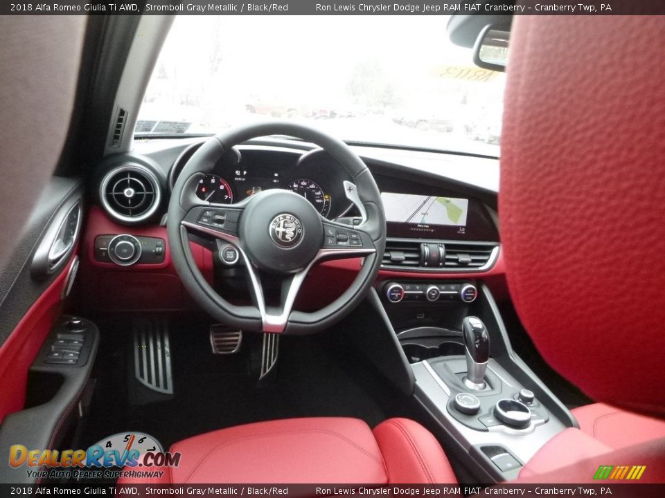 2018 Alfa Romeo Giulia Ti AWD Stromboli Gray Metallic / Black/Red Photo #17
