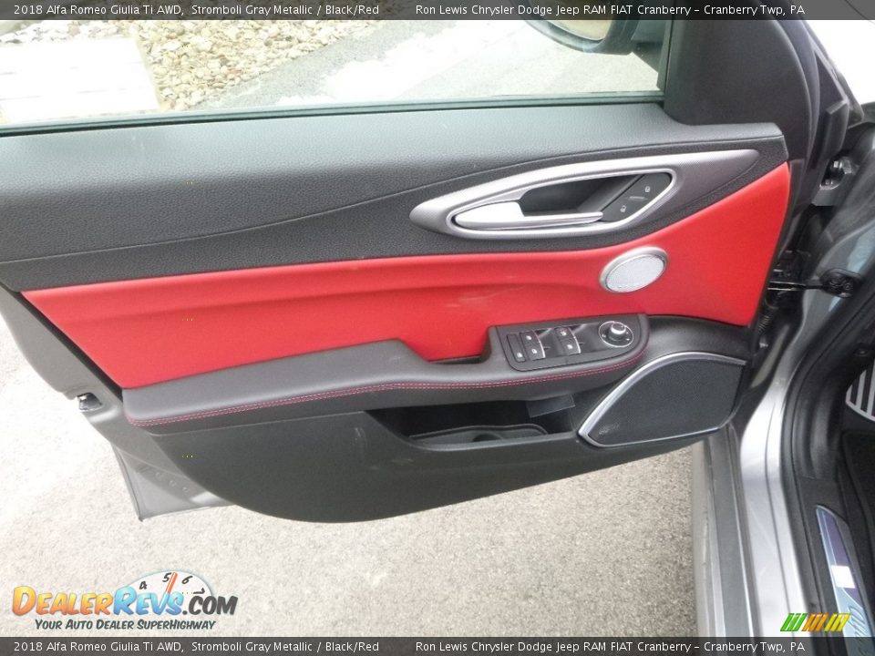 Door Panel of 2018 Alfa Romeo Giulia Ti AWD Photo #19