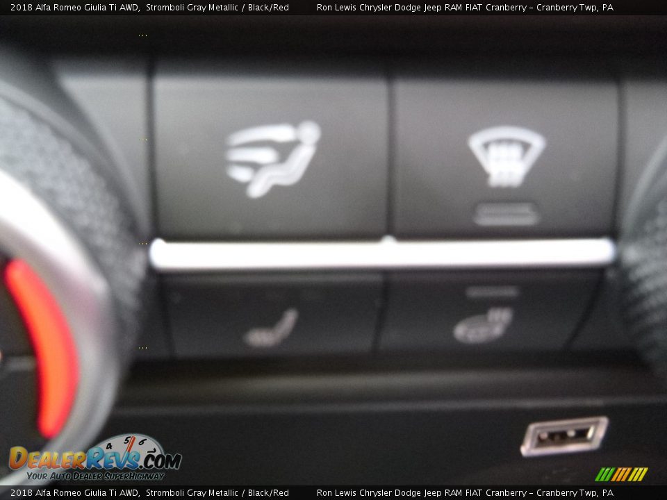 2018 Alfa Romeo Giulia Ti AWD Stromboli Gray Metallic / Black/Red Photo #25