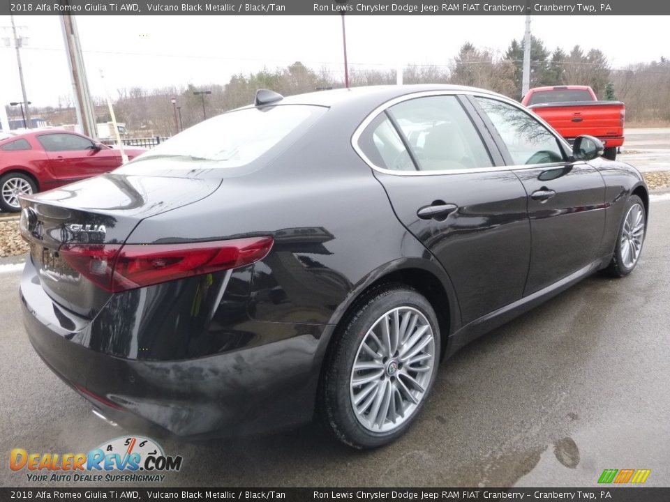 2018 Alfa Romeo Giulia Ti AWD Vulcano Black Metallic / Black/Tan Photo #7