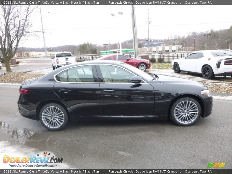 2018 Alfa Romeo Giulia Ti AWD Vulcano Black Metallic / Black/Tan Photo #8