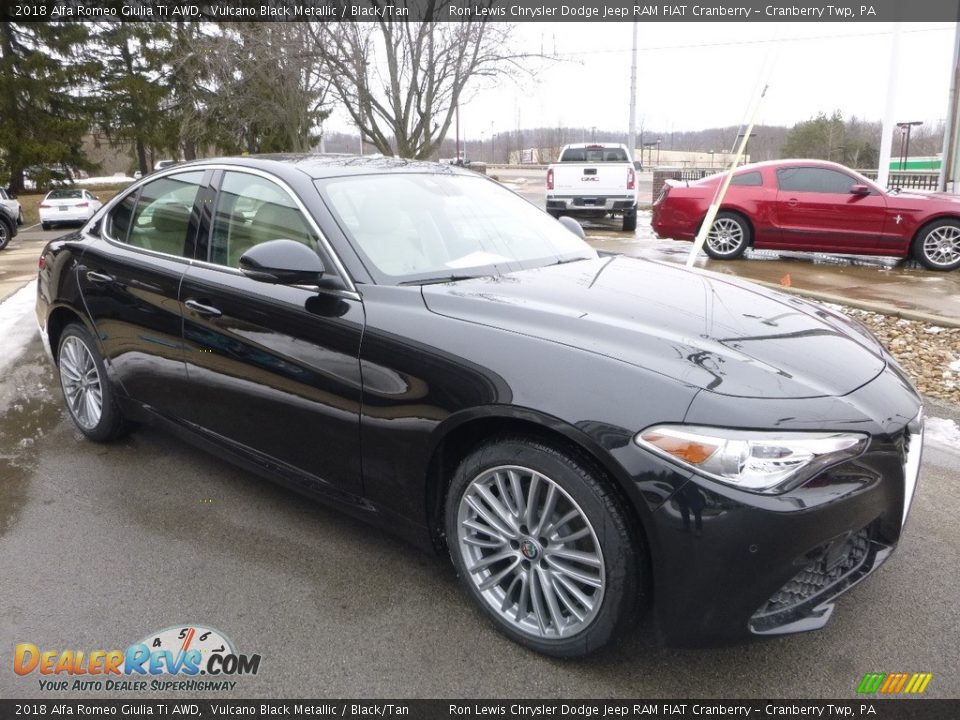 2018 Alfa Romeo Giulia Ti AWD Vulcano Black Metallic / Black/Tan Photo #9