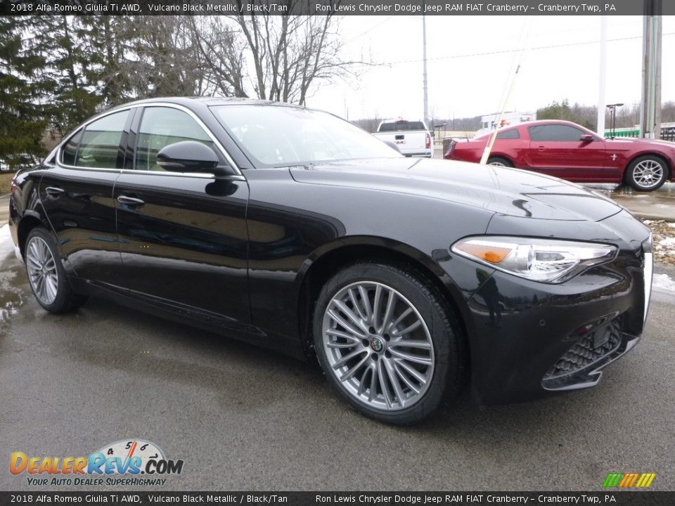 2018 Alfa Romeo Giulia Ti AWD Vulcano Black Metallic / Black/Tan Photo #10