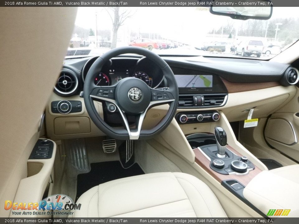 Black/Tan Interior - 2018 Alfa Romeo Giulia Ti AWD Photo #17