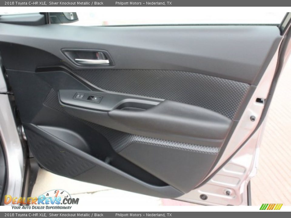 2018 Toyota C-HR XLE Silver Knockout Metallic / Black Photo #30