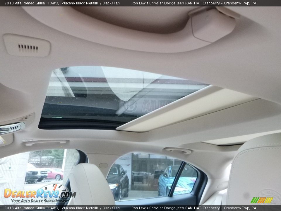 2018 Alfa Romeo Giulia Ti AWD Vulcano Black Metallic / Black/Tan Photo #22