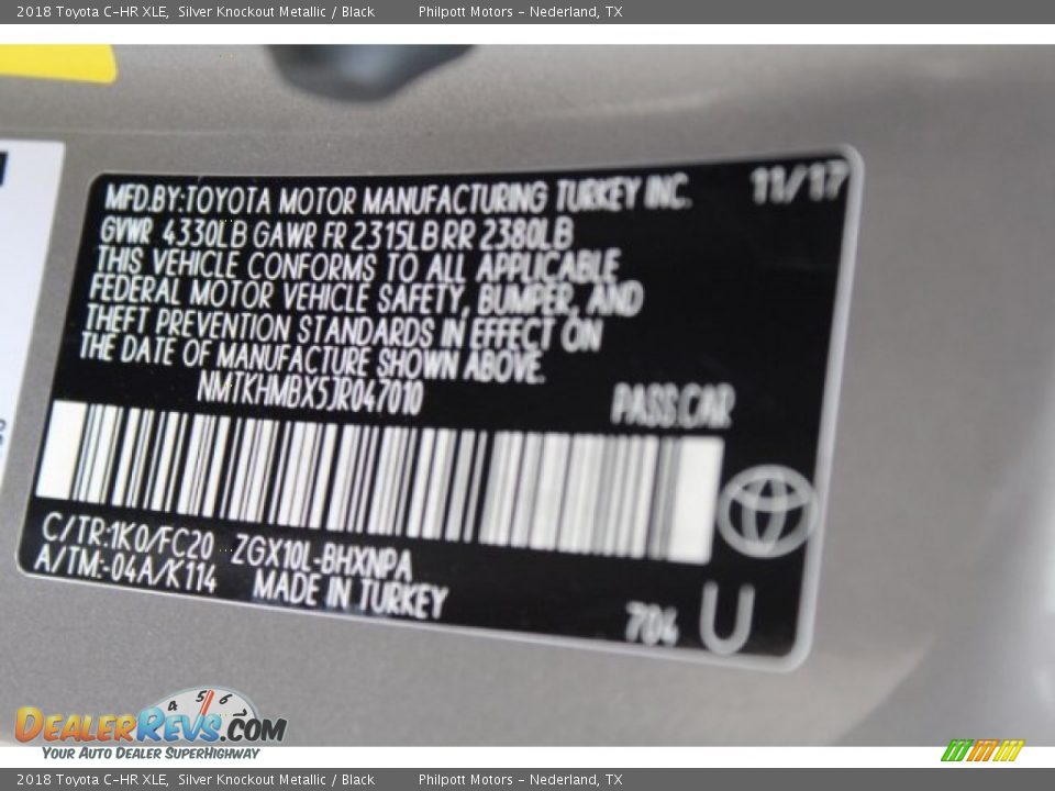 2018 Toyota C-HR XLE Silver Knockout Metallic / Black Photo #35