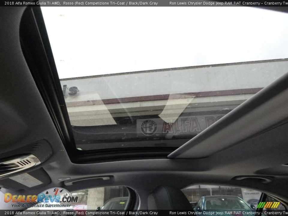 2018 Alfa Romeo Giulia Ti AWD Rosso (Red) Competizione Tri-Coat / Black/Dark Gray Photo #22