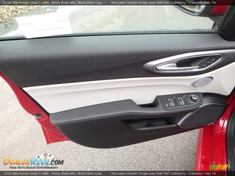 2018 Alfa Romeo Giulia Ti AWD Rosso (Red) Alfa / Black/Dark Gray Photo #19