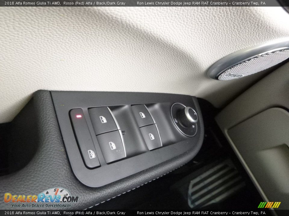 2018 Alfa Romeo Giulia Ti AWD Rosso (Red) Alfa / Black/Dark Gray Photo #30
